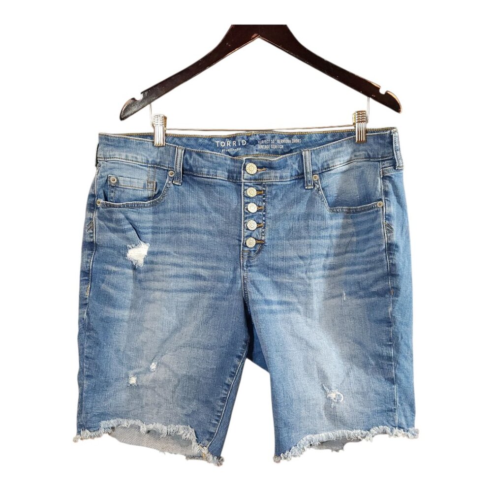 Torrid Perfect 10" Boyfriend Denim Bermuda Short Vintage Stretch Women's 18 - Picture 5 of 9